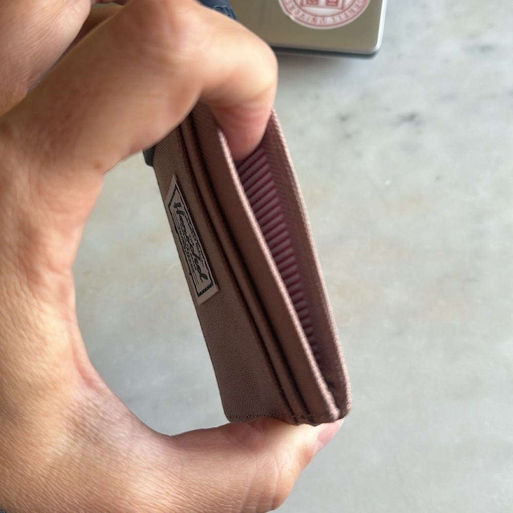 Herschel Light Pink Charlie Wallet / Card Holder - Picture 4 of 4